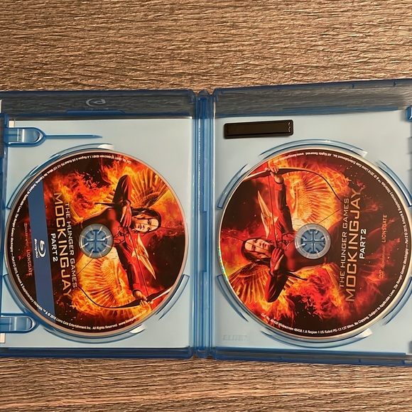 The Hunger Games, MockingJay Part 2 / BUNDLE AND SAVE ON MOVIES - Picture 6 of 10